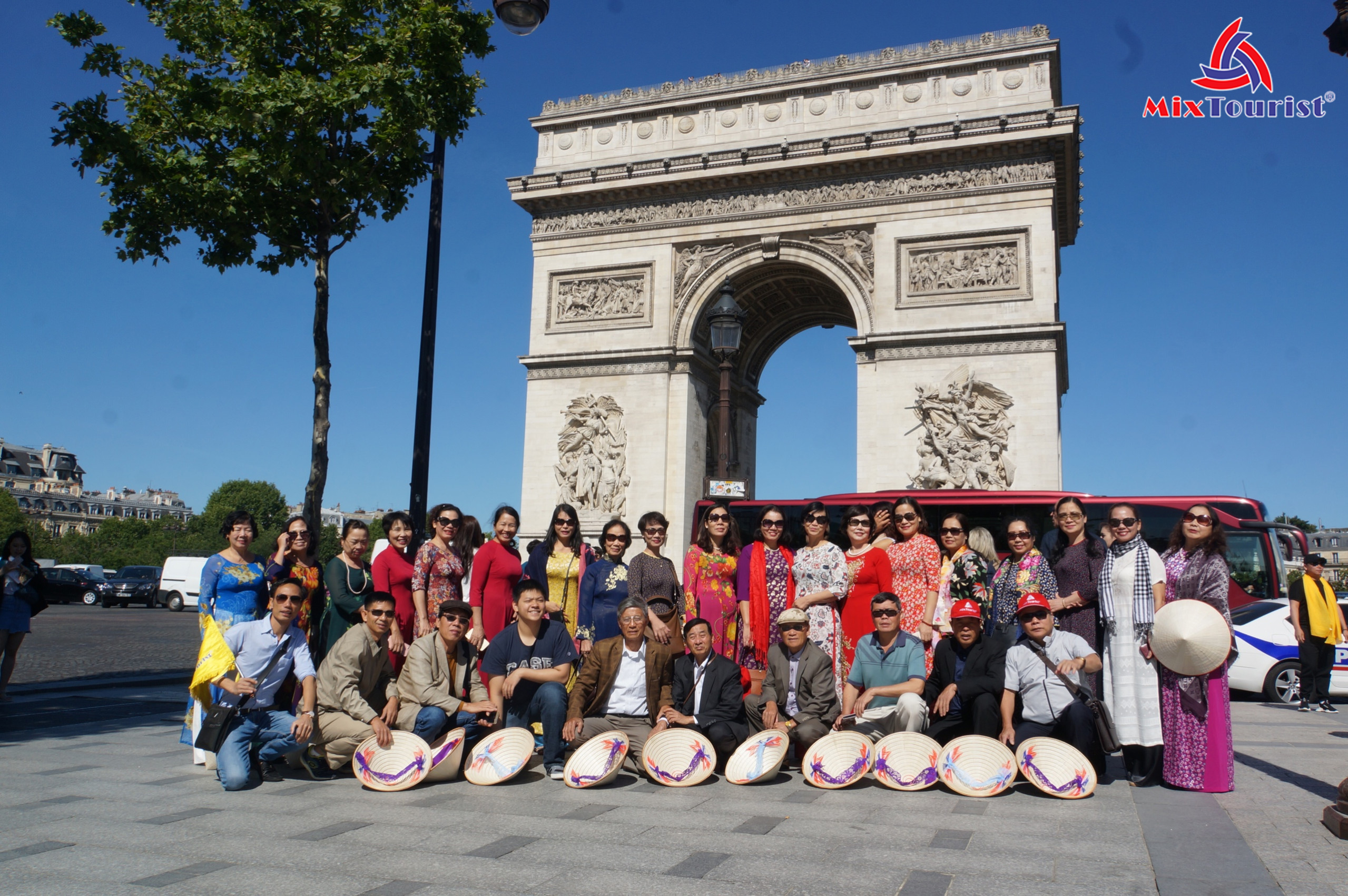 du lịch châu âu nên đi tour hay tự túc