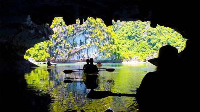 tour du lịch hang sáng tối