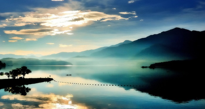 Ho-nhat-nguyet-worldtrip
