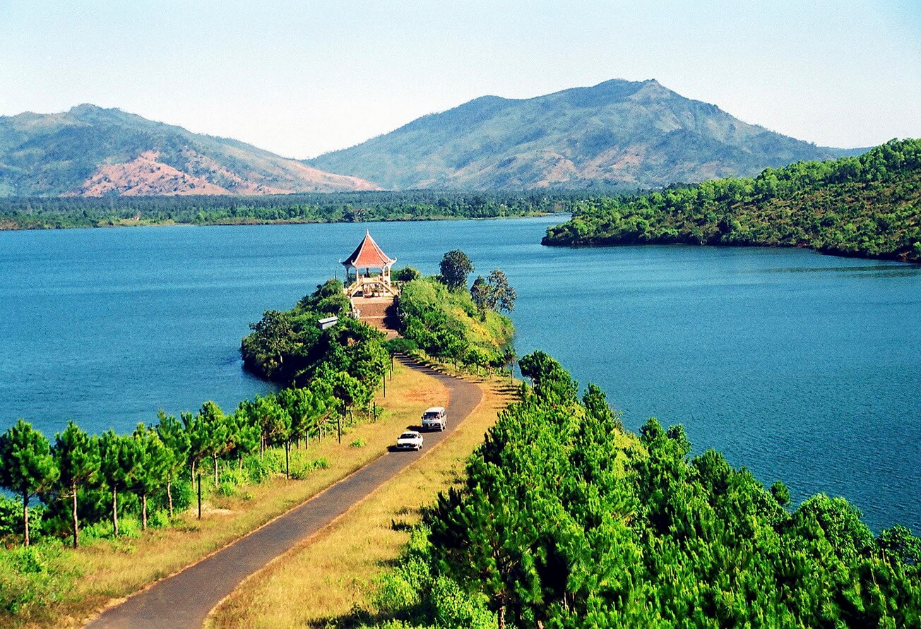 Tour du lịch Tây Nguyên: Kom Tum - Măng Đen - Pleiku